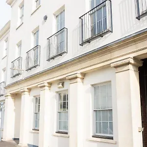 https://spa-court.cardiffhotelswales.com