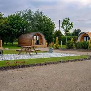 https://willow-farm-glamping.hotelsin-chester.com